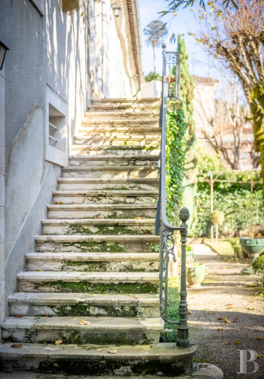 character properties France midi pyrenees   - 4