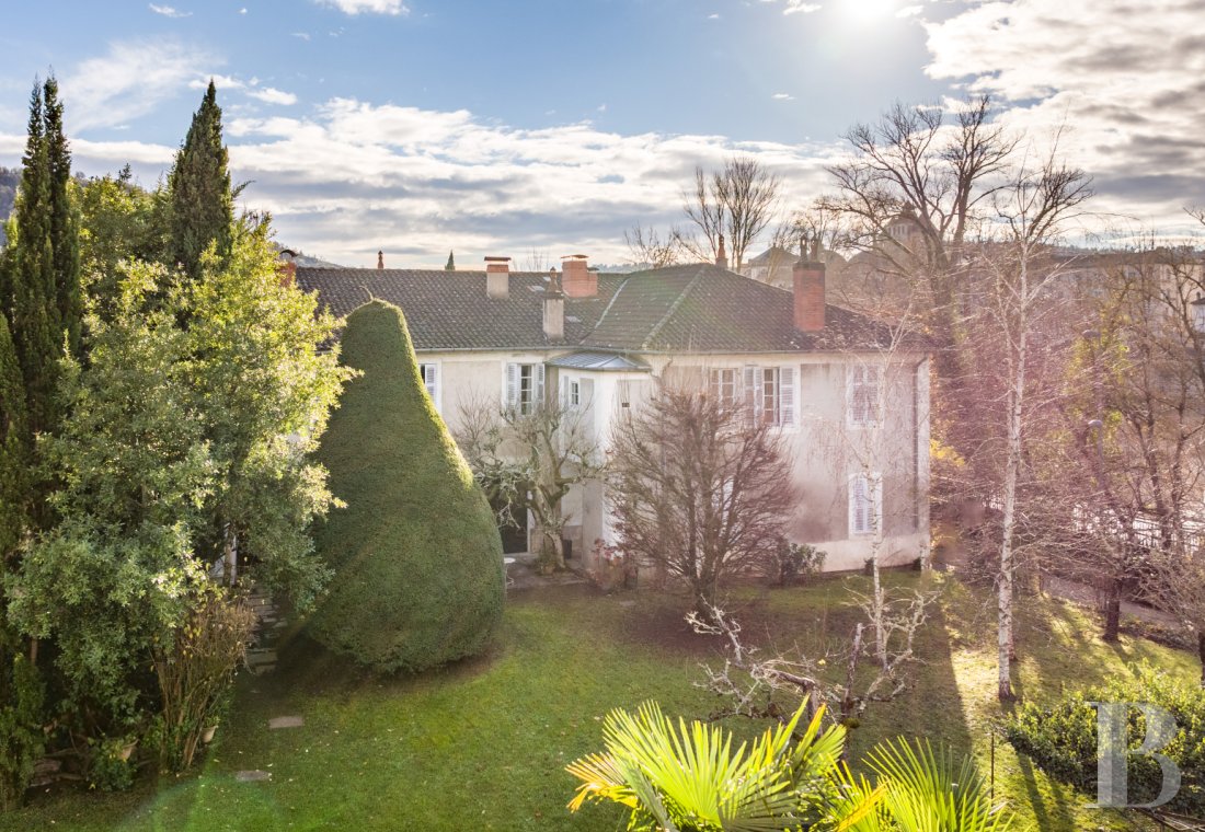 character properties France midi pyrenees   - 5