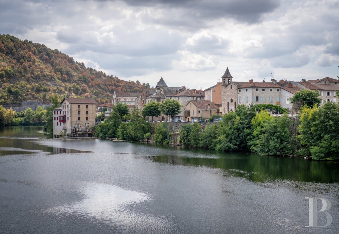 character properties France midi pyrenees   - 20