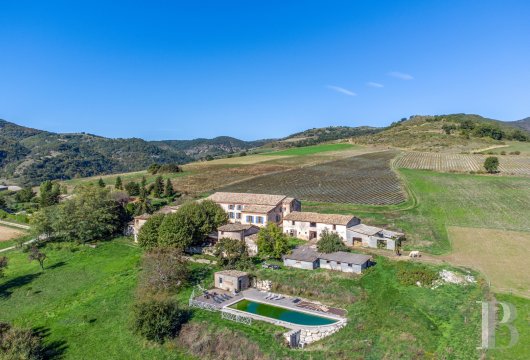provence-cote-dazur - A former farm property before it became a chateau in the 18th century, with its chapel,  outbuildings and 15 hectares of pastures and fruit trees, surrounded by nature at the foot of the Alps
