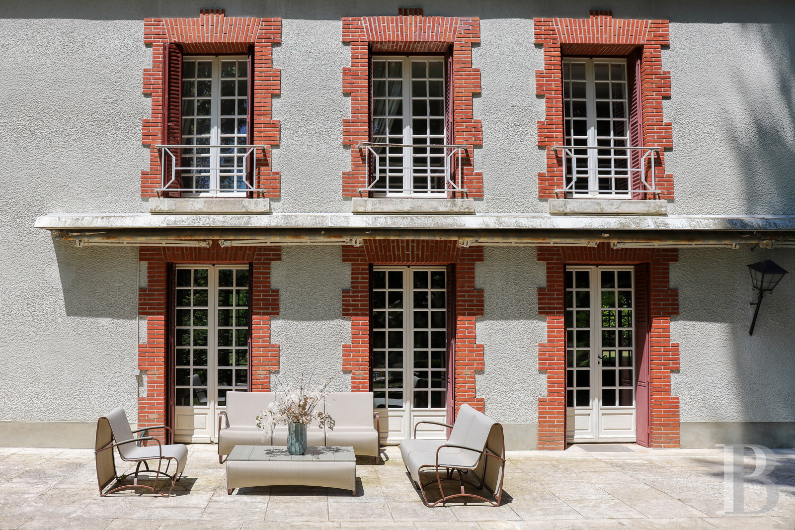 A manor house surrounded parkland and crossed by the River Sauldre in Romorantin, in the Sologne region - photo  n°37