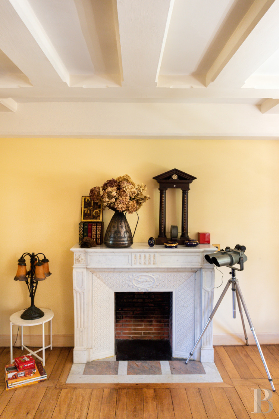 A manor house surrounded parkland and crossed by the River Sauldre in Romorantin, in the Sologne region - photo  n°33