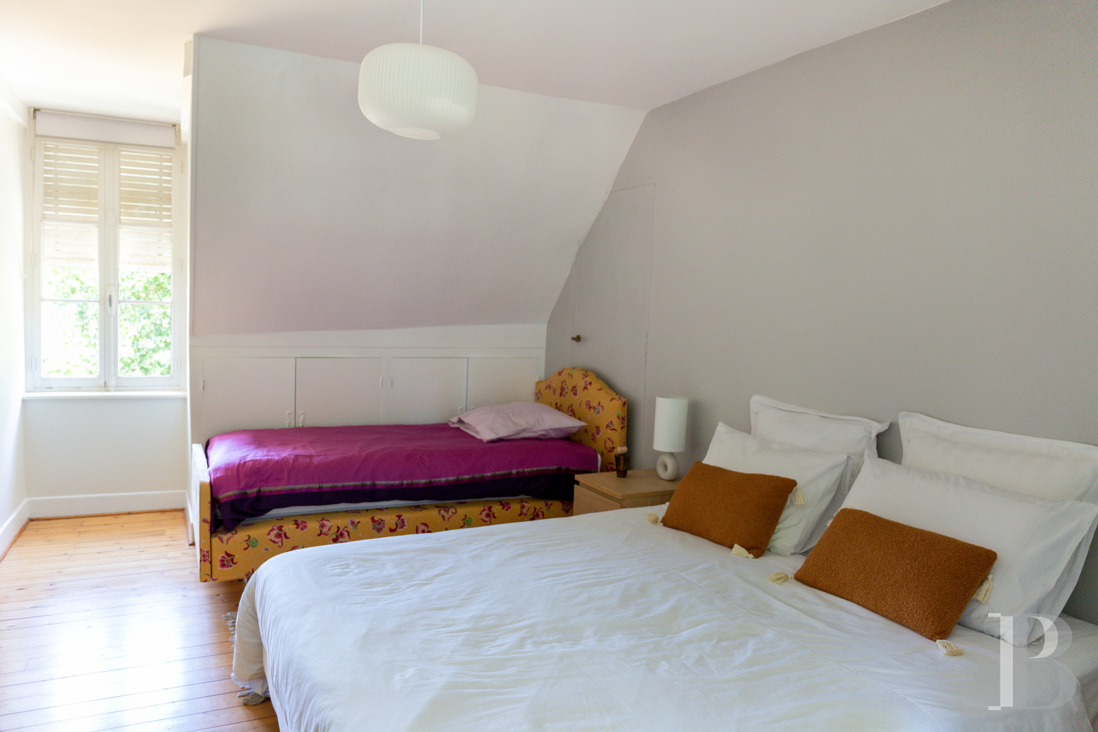 A manor house surrounded parkland and crossed by the River Sauldre in Romorantin, in the Sologne region - photo  n°19