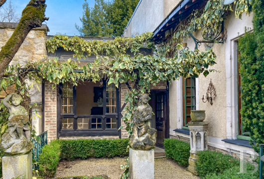 paris - A unique dwelling with a cloister and a French formal garden, nestled in the town of Viroflay, near Versailles