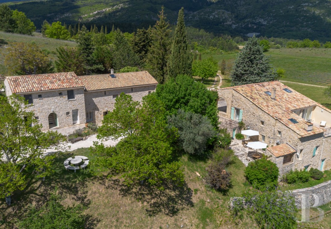 immobilier chateaux paca   - 2