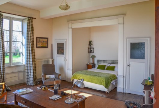 chateaux for sale France auvergne   - 19