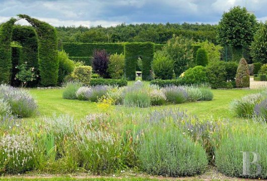 character properties France center val de loire   - 19