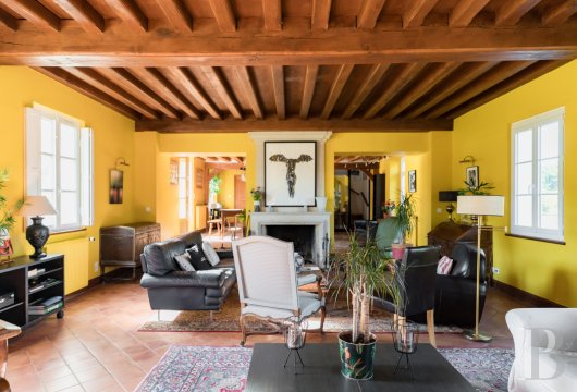 character properties France center val de loire   - 8