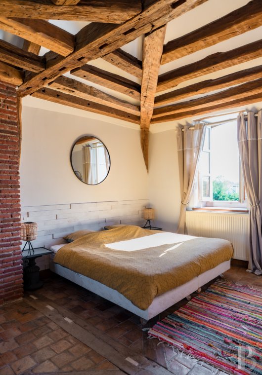 character properties France center val de loire   - 13