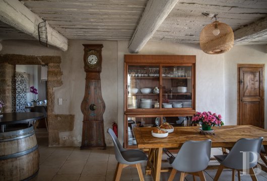 character properties France languedoc roussillon   - 4