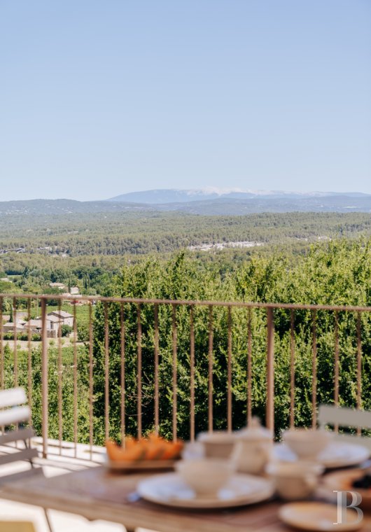 A former 18th-century silkworm farm overlooking the Luberon as far as Mount Ventoux, in Ménerbes, in the Vaucluse department - photo  n°41