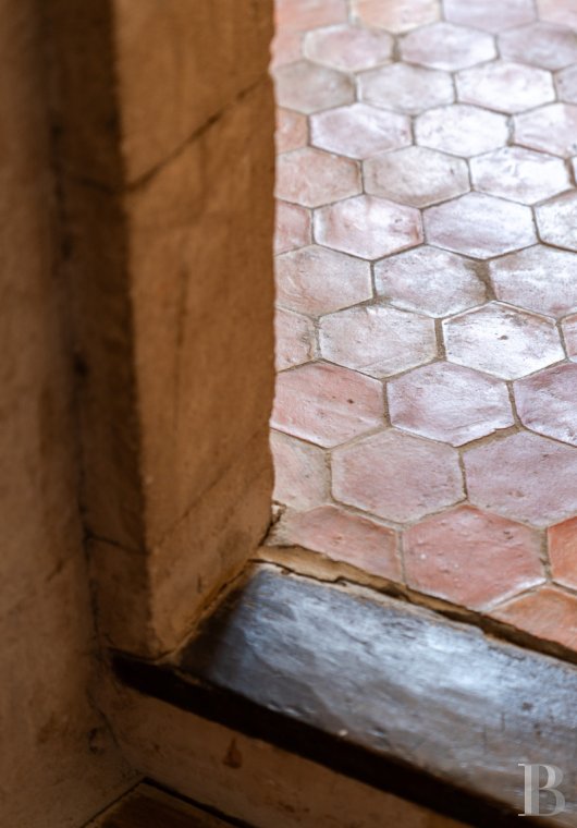 A former 18th-century silkworm farm overlooking the Luberon as far as Mount Ventoux, in Ménerbes, in the Vaucluse department - photo  n°12