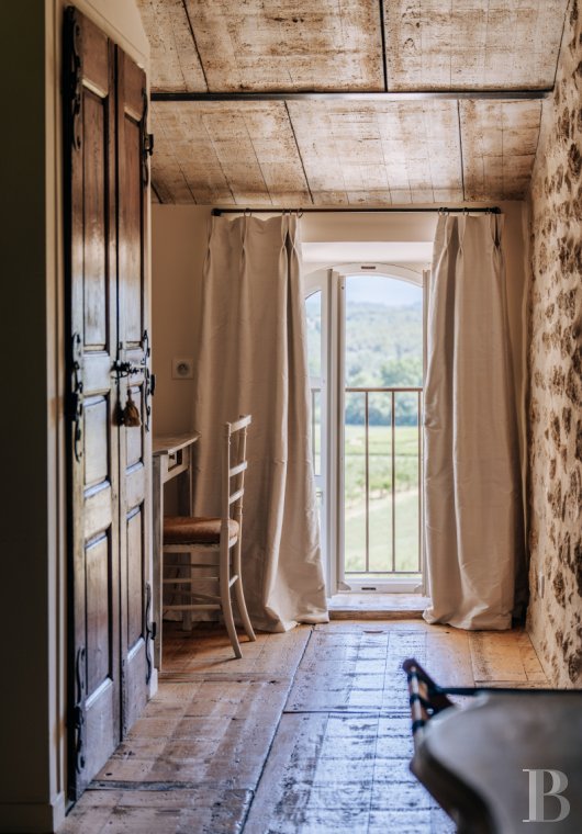 A former 18th-century silkworm farm overlooking the Luberon as far as Mount Ventoux, in Ménerbes, in the Vaucluse department - photo  n°28