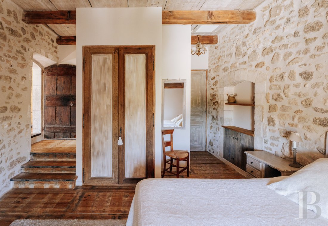 A former 18th-century silkworm farm overlooking the Luberon as far as Mount Ventoux, in Ménerbes, in the Vaucluse department - photo  n°21