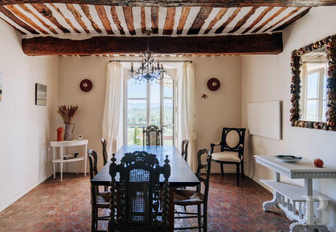 A former 18th-century silkworm farm overlooking the Luberon as far as Mount Ventoux, in Ménerbes, in the Vaucluse department - photo  n°14