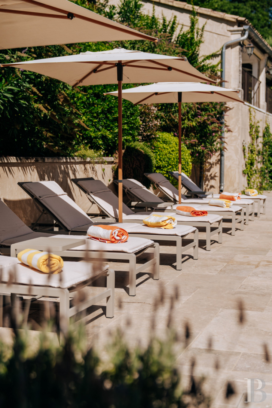 A former 18th-century silkworm farm overlooking the Luberon as far as Mount Ventoux, in Ménerbes, in the Vaucluse department - photo  n°4