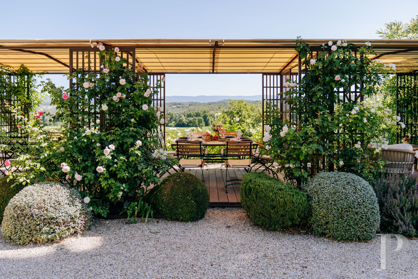 A former 18th-century silkworm farm overlooking the Luberon as far as Mount Ventoux, in Ménerbes, in the Vaucluse department - photo  n°6