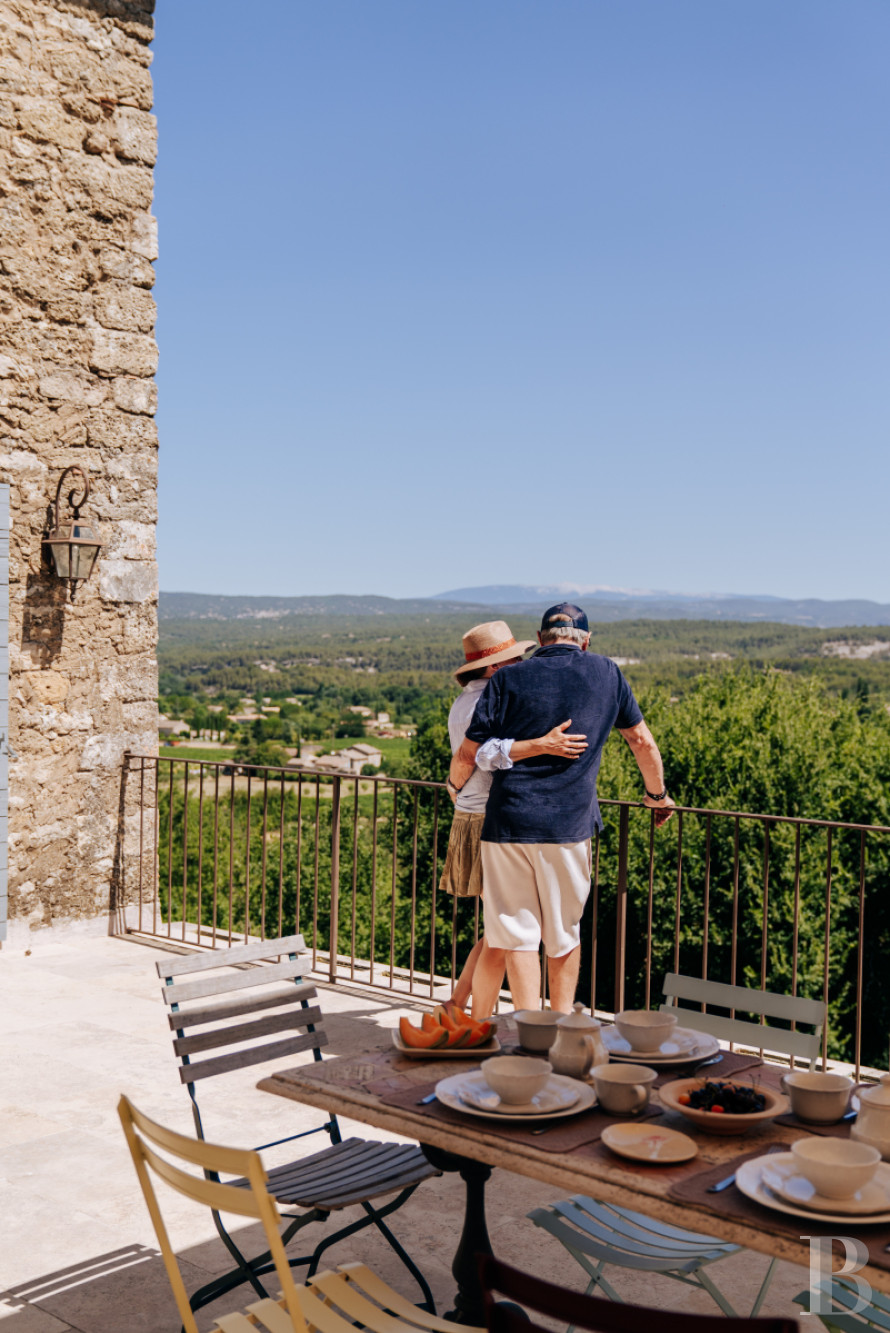A former 18th-century silkworm farm overlooking the Luberon as far as Mount Ventoux, in Ménerbes, in the Vaucluse department - photo  n°7