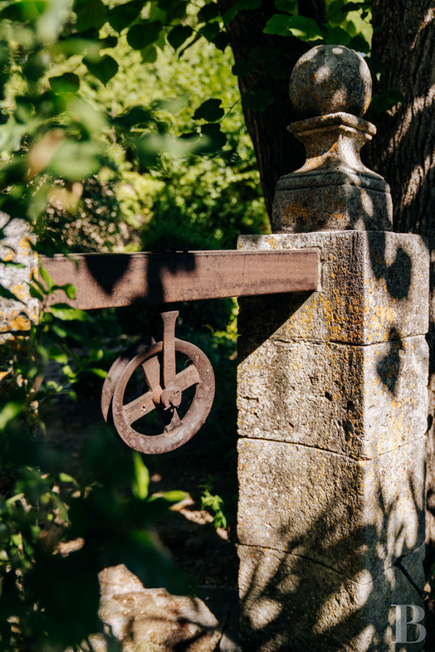 A former 18th-century silkworm farm overlooking the Luberon as far as Mount Ventoux, in Ménerbes, in the Vaucluse department - photo  n°38