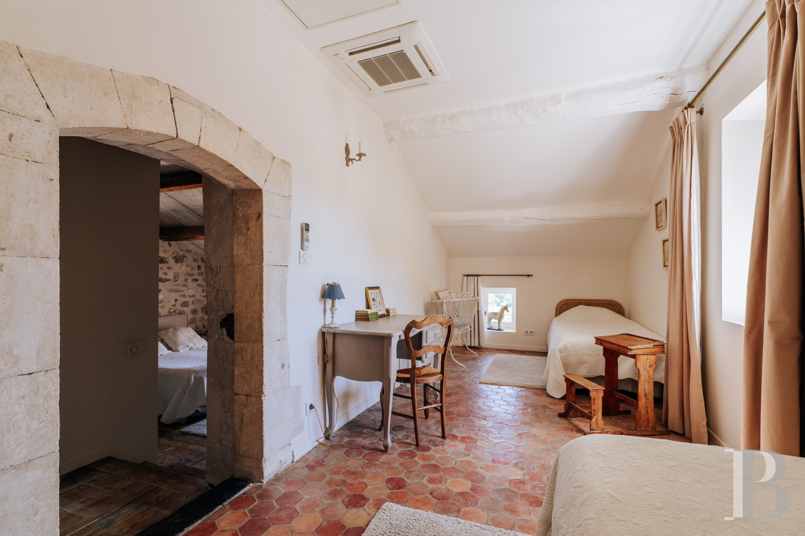 A former 18th-century silkworm farm overlooking the Luberon as far as Mount Ventoux, in Ménerbes, in the Vaucluse department - photo  n°25