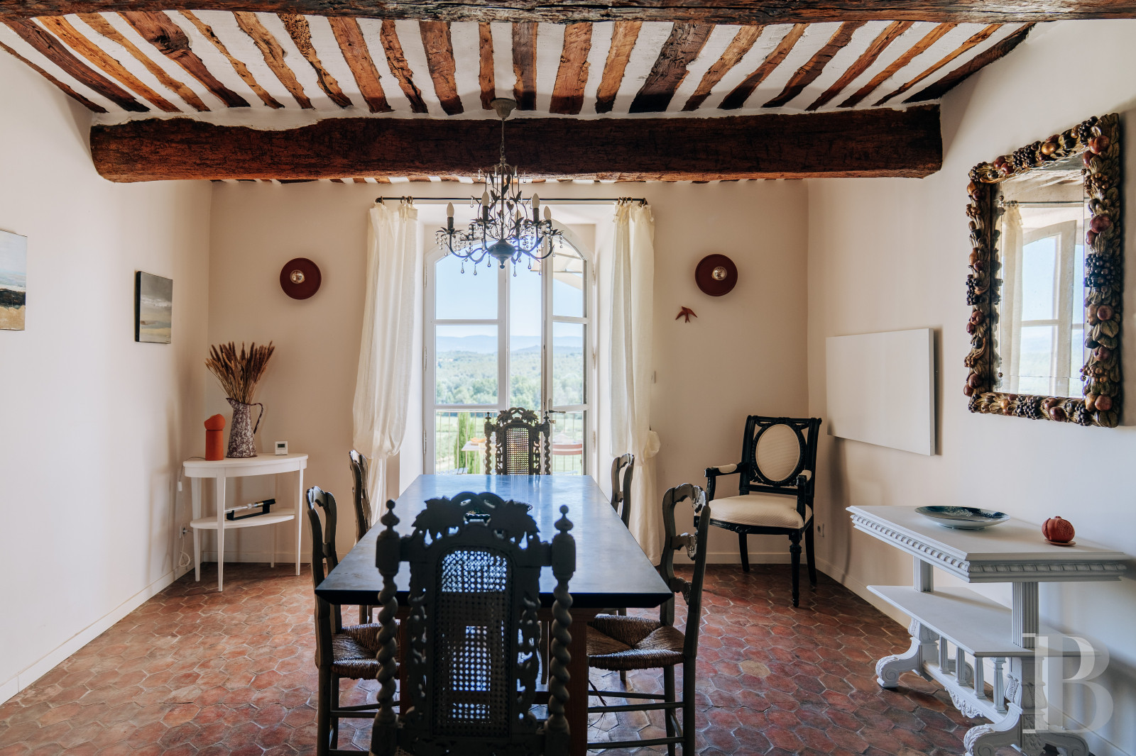 A former 18th-century silkworm farm overlooking the Luberon as far as Mount Ventoux, in Ménerbes, in the Vaucluse department - photo  n°14