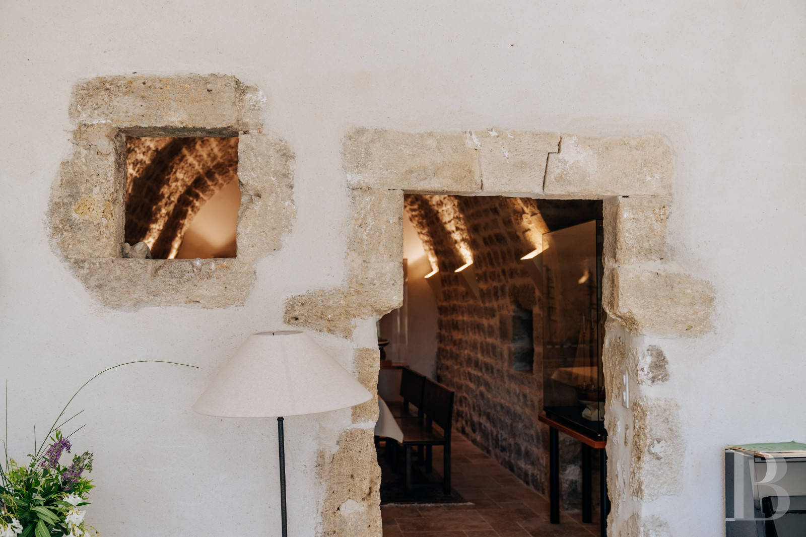 A former 18th-century silkworm farm overlooking the Luberon as far as Mount Ventoux, in Ménerbes, in the Vaucluse department - photo  n°35