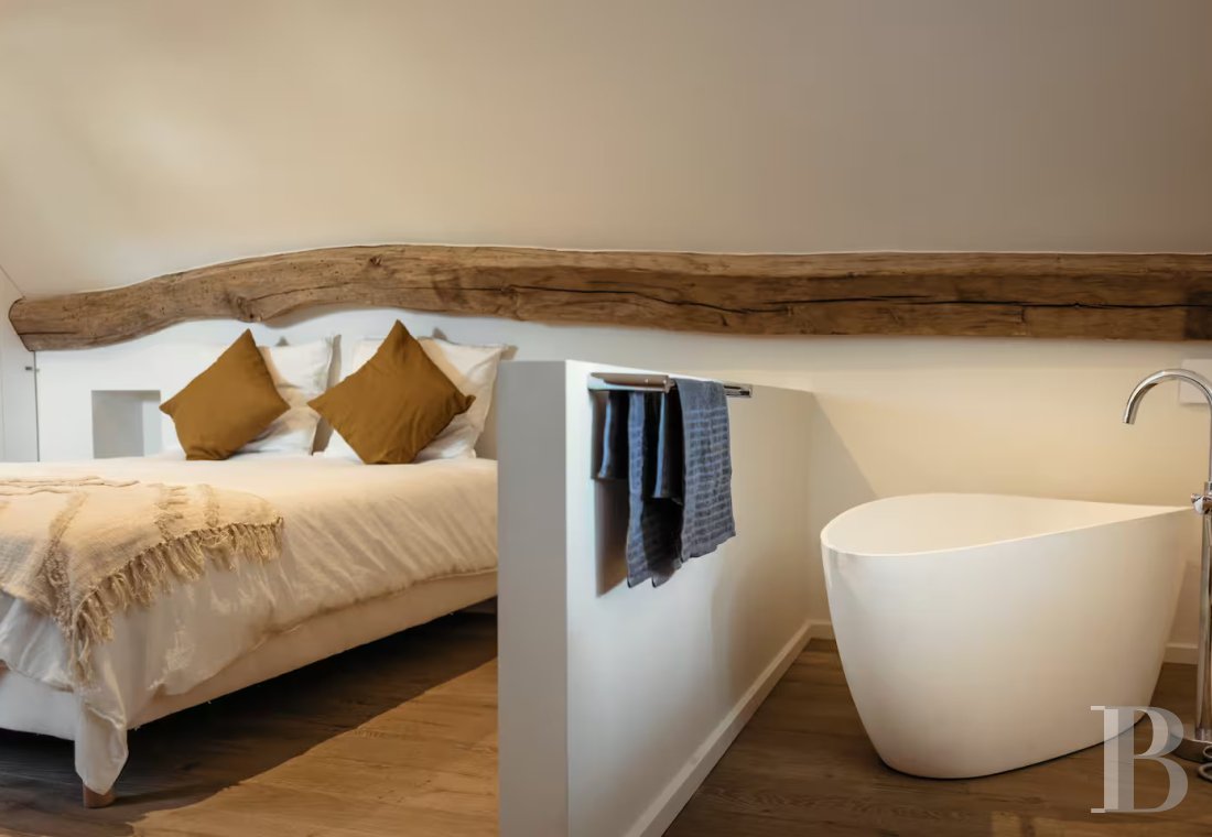 En Saône-et-Loire, dans le village de Lancharre, deux maisons du 17e siècle dans un domaine dédié à la villégiature - photo  n°18