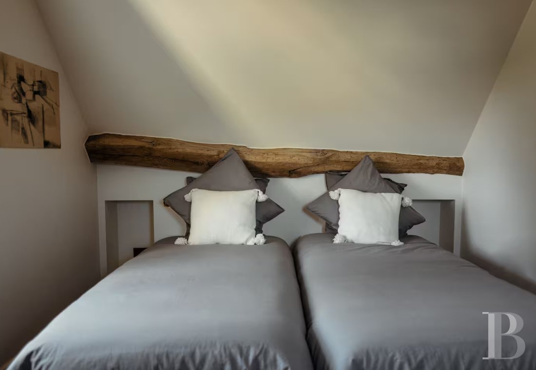 En Saône-et-Loire, dans le village de Lancharre, deux maisons du 17e siècle dans un domaine dédié à la villégiature - photo  n°21