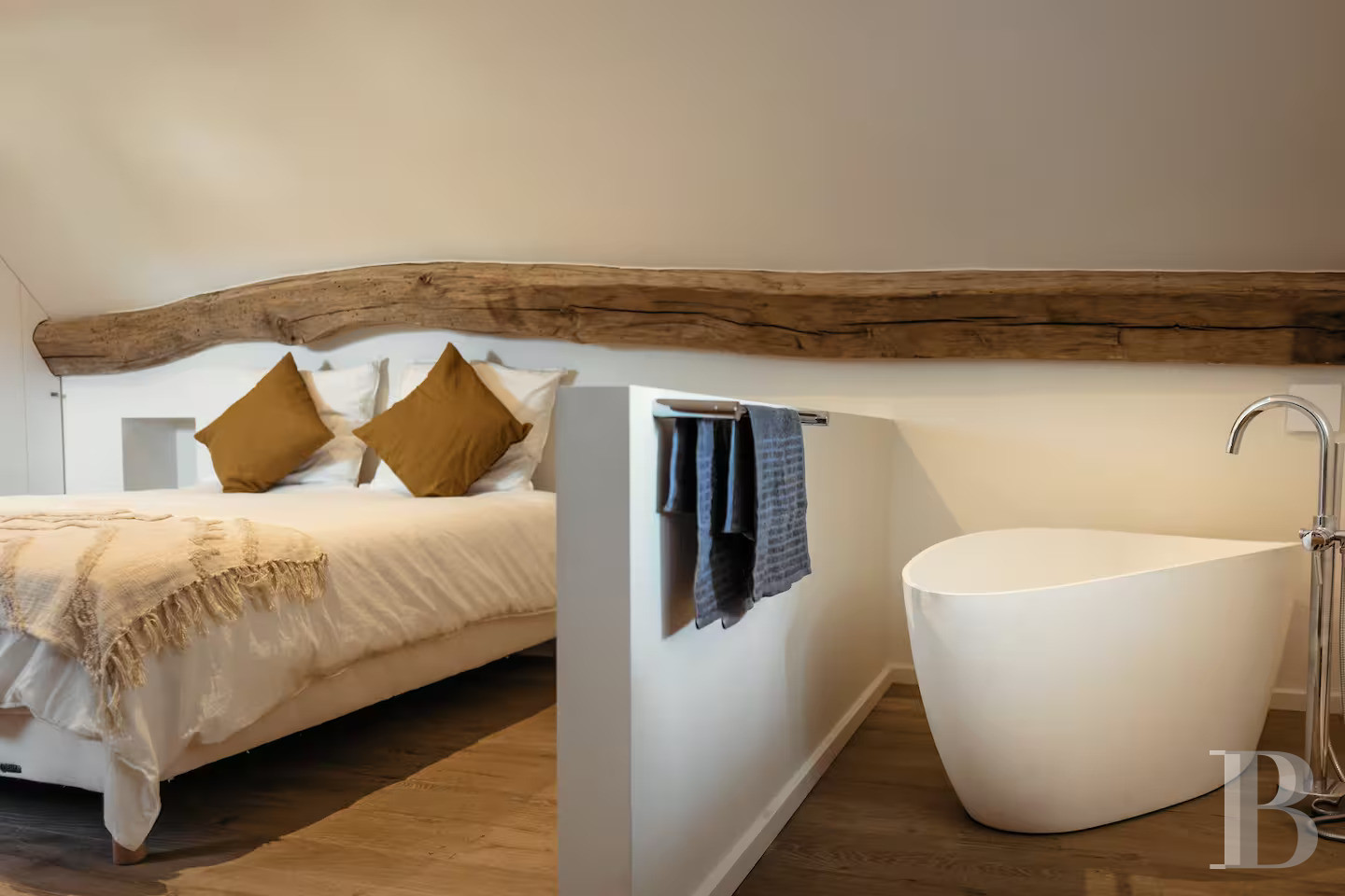 En Saône-et-Loire, dans le village de Lancharre, deux maisons du 17e siècle dans un domaine dédié à la villégiature - photo  n°18