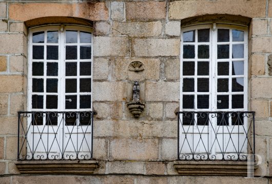 brittany - An elegant riverside house from the 17th century, partly listed as a historical monument, nestled in an old Venice-like town in Brittany’s Trégor province