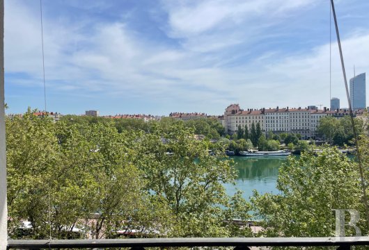 rhones-alps - A flat in an elegant building, perched on the banks  of the Rhone River, within Lyon’s 1st arrondissement, a Unesco World Heritage Site