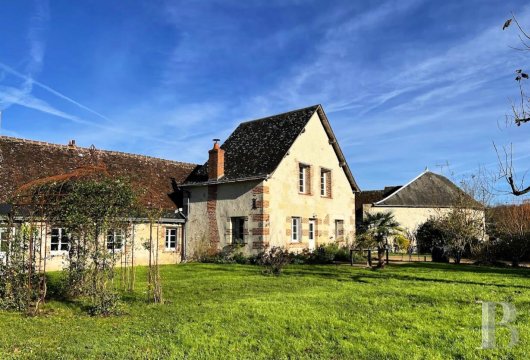 center-val-de-loire - A property designed for events with two reception halls, a convertible barn and 2.5 hectares of grounds with lakes, 15 minutes from the town of Amboise in France’s Loire Valley
