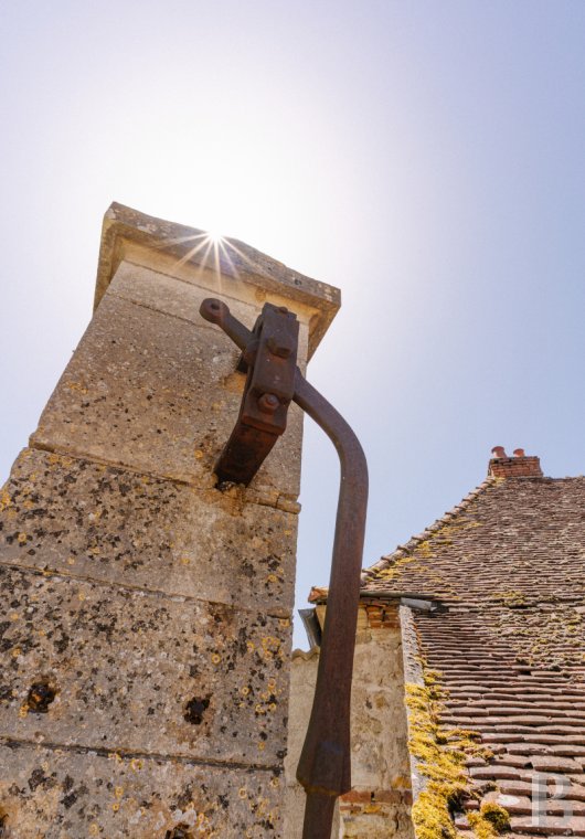 character properties France burgundy   - 19