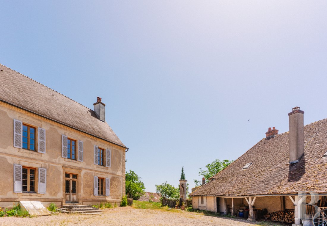 character properties France burgundy   - 2