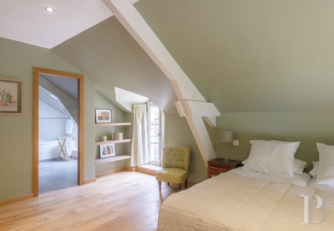 An old mill and miller's house beside a river near Argenton-sur-Creuse in the Indre department  - photo  n°22