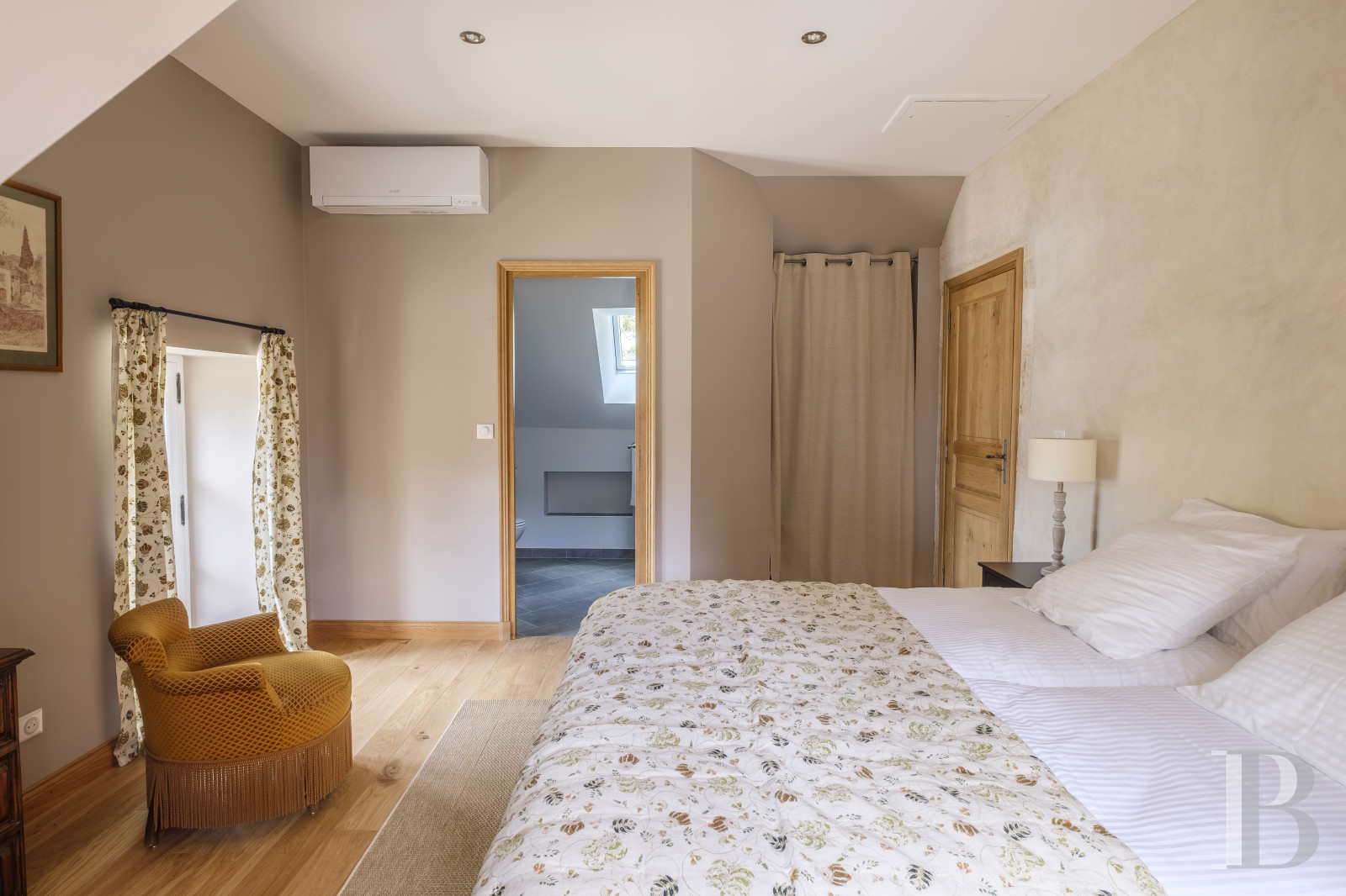 An old mill and miller's house beside a river near Argenton-sur-Creuse in the Indre department  - photo  n°29