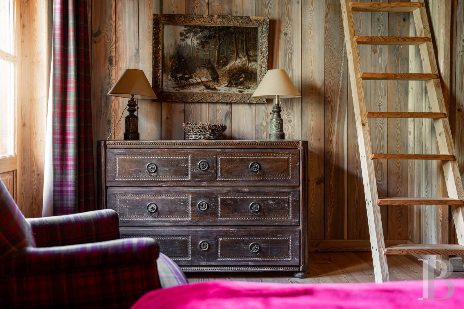 A vast chalet built to the highest standards by the «compagnons du devoir» near Monêtier-les-Bains in the Hautes-Alpes department - photo  n°18