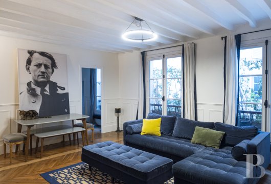 paris - Au cœur de Paris, dans le 1er arrondissement, au calme absolu, un appartement rénové par un architecte, dans un immeuble en fond de cour
