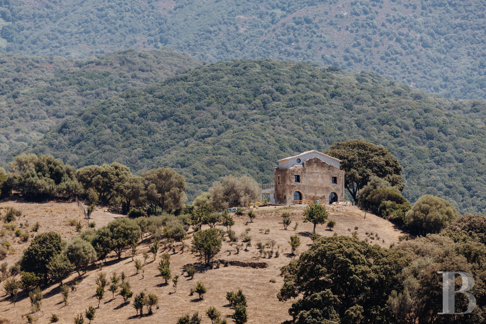 A renovated ancient wine press on the heights of Propriano, between Ajaccio and Bonifacio - photo  n°1