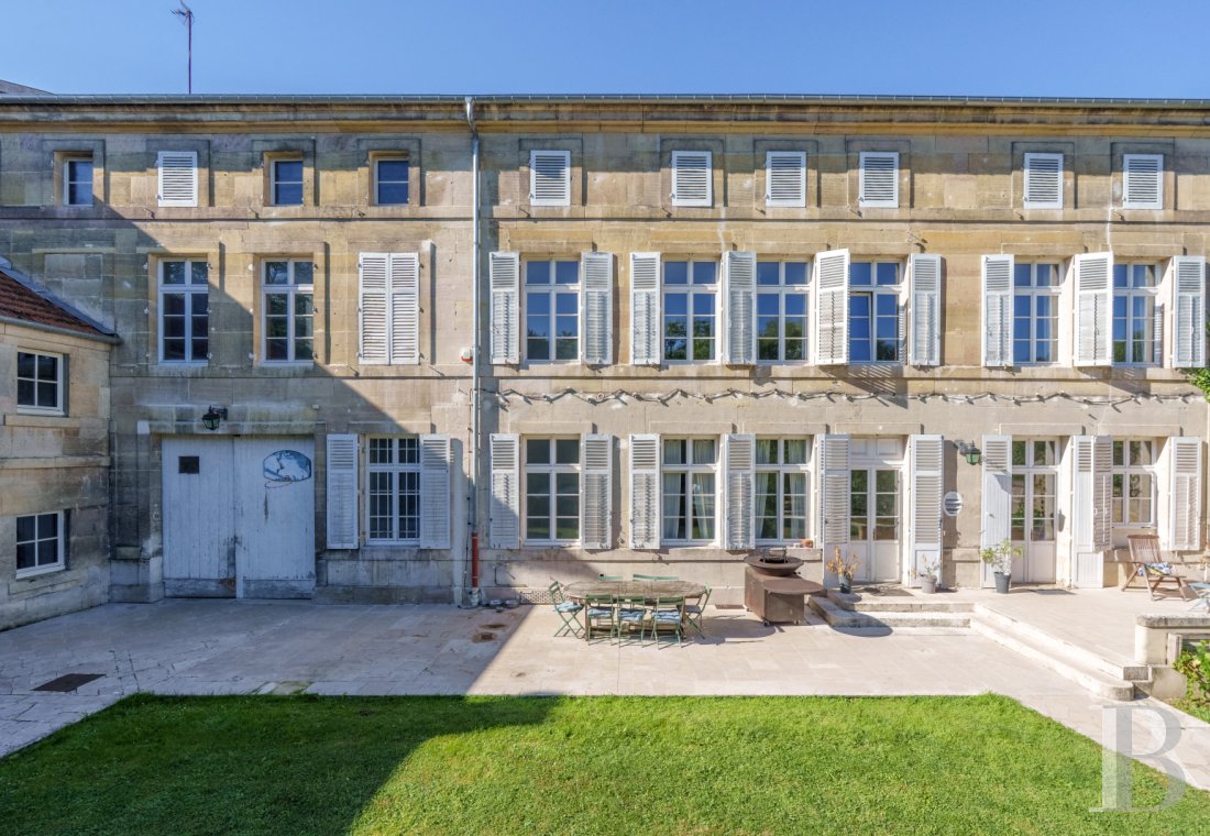 character properties France lorraine   - 2