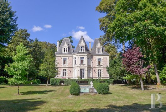 center-val-de-loire - A 19th-century manor house surrounded by 2.4-hectare grounds near to the town centre of Nogent-le-Rotrou, away from prying eyes