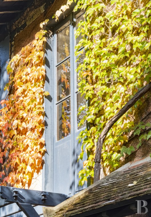 Dans les Yvelines, à Croissy-sur-Seine, une villa anglo-normande du 19e siècle en bordure du fleuve - photo  n°3