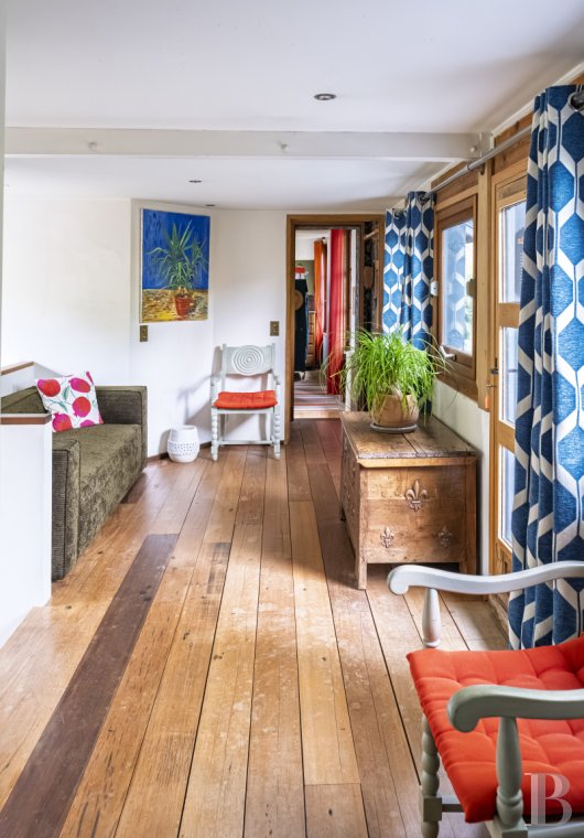 Dans les Yvelines, à Croissy-sur-Seine, une villa anglo-normande du 19e siècle en bordure du fleuve - photo  n°14