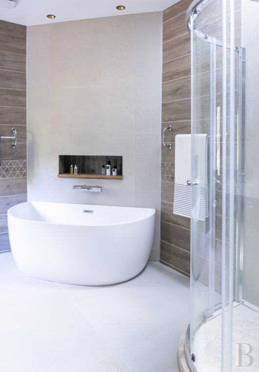 Dans les Yvelines, à Croissy-sur-Seine, une villa anglo-normande du 19e siècle en bordure du fleuve - photo  n°19