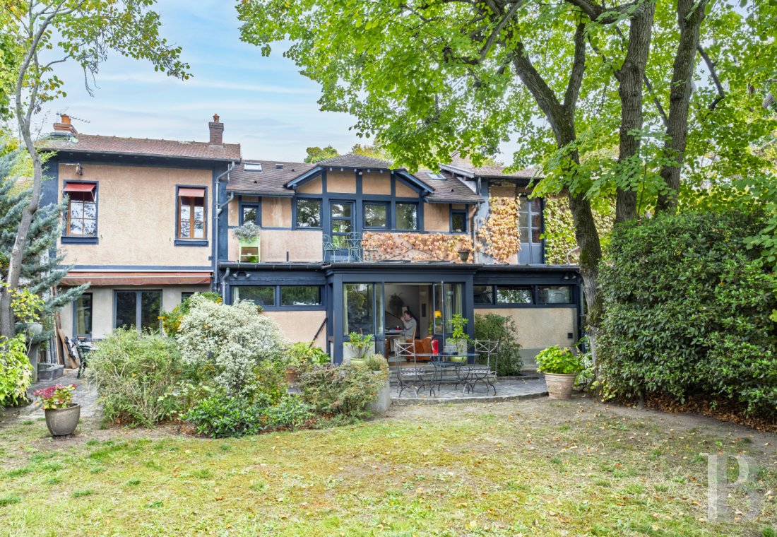 Dans les Yvelines, à Croissy-sur-Seine, une villa anglo-normande du 19e siècle en bordure du fleuve - photo  n°4