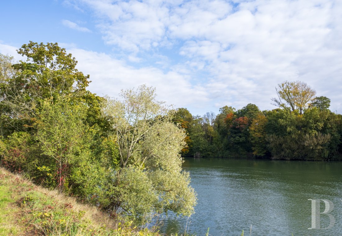 Dans les Yvelines, à Croissy-sur-Seine, une villa anglo-normande du 19e siècle en bordure du fleuve - photo  n°33