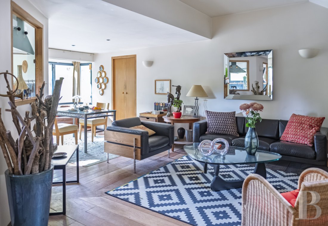 Dans les Yvelines, à Croissy-sur-Seine, une villa anglo-normande du 19e siècle en bordure du fleuve - photo  n°5