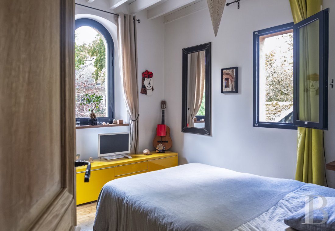 Dans les Yvelines, à Croissy-sur-Seine, une villa anglo-normande du 19e siècle en bordure du fleuve - photo  n°21