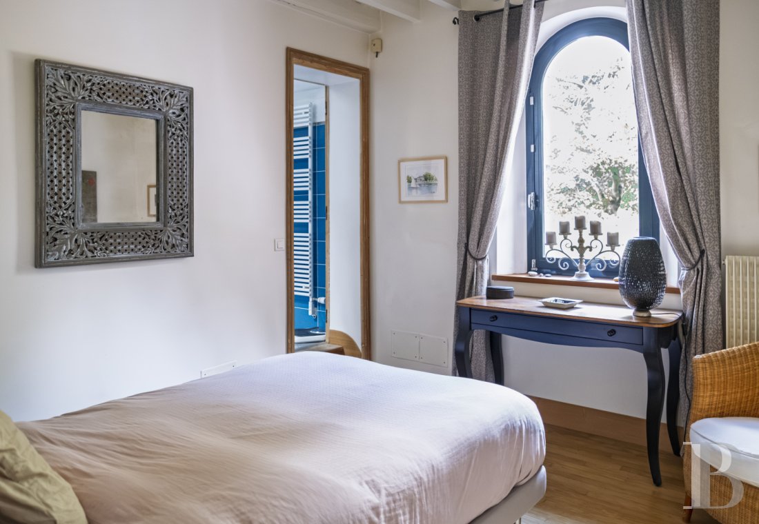 Dans les Yvelines, à Croissy-sur-Seine, une villa anglo-normande du 19e siècle en bordure du fleuve - photo  n°22