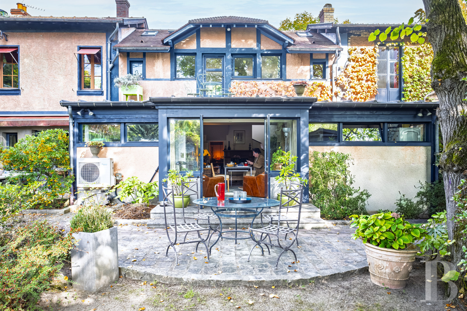 Dans les Yvelines, à Croissy-sur-Seine, une villa anglo-normande du 19e siècle en bordure du fleuve - photo  n°30